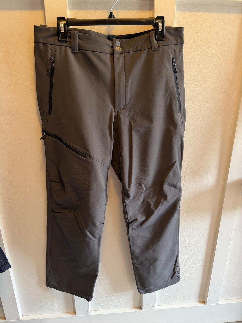 REI Men's Activator 3.0 Hiking  Pants - brown. 34x30